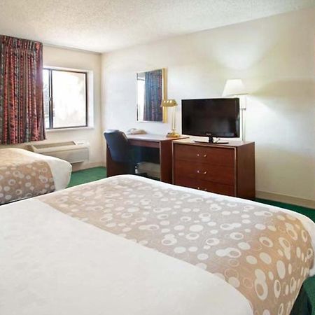 Norwood Inn & Suites Indianapolis East Post Drive Exterior photo
